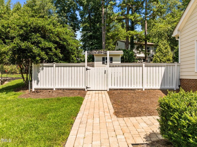8224 Clear Brook Dr, Raleigh, NC 27615 - photo 40