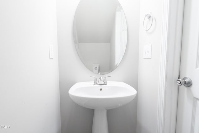 8518 Arboles Ct, Raleigh, NC 27613 - photo 5