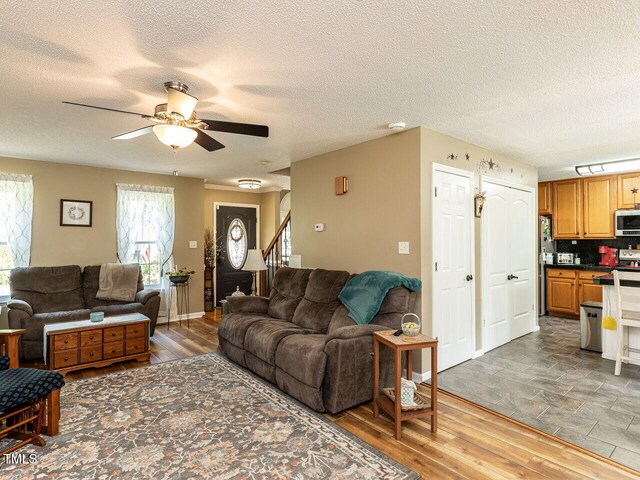 1813 Middle Ridge Dr, Willow Springs, NC 27592 - photo 8