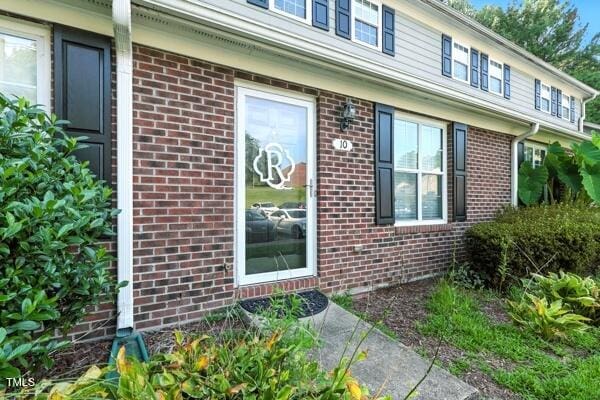 10 Hartford Ct, Durham, NC 27707 - photo 2