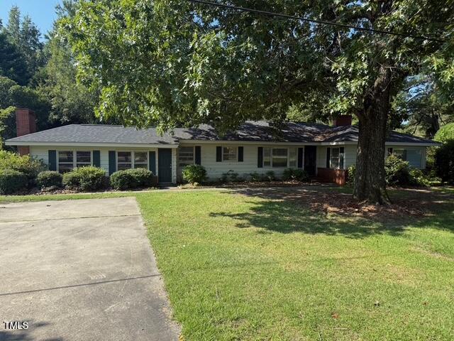 135 W Stewart St, Coats, NC 27521 - photo 1