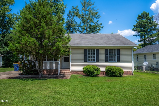 409 E Tenth St, Siler City, NC 27344 - photo 1