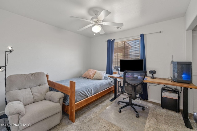 bedroom with ceiling fan