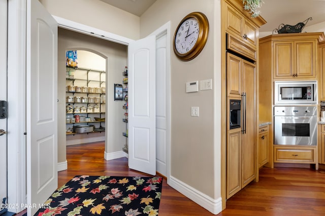 791 N Creekside Dr, Prescott, AZ 86303 - corridor featuring dark wood-type flooring and arched walkways