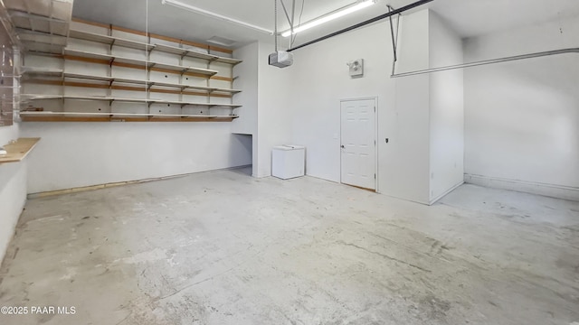 941 Custer Ln, Prescott, AZ 86305 - garage featuring a garage door opener