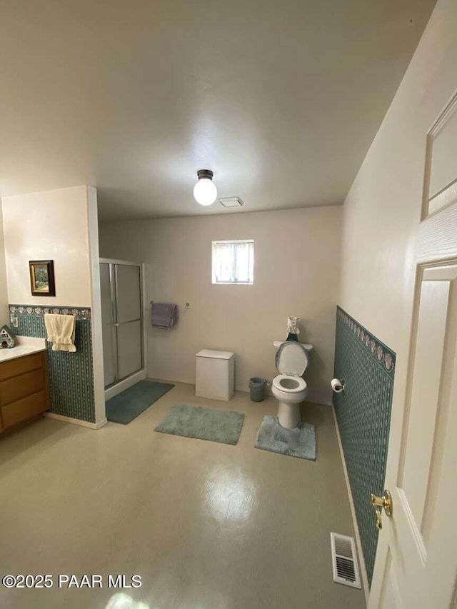 1350 W Justray Ranch Rd, Chino Valley, AZ 86323 - full bath featuring a stall shower and vanity