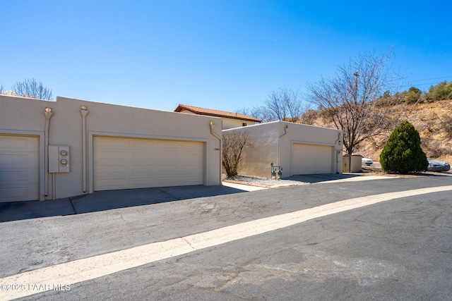 439 Foxfire Ln, Prescott, AZ 86301 - pueblo revival-style home featuring stucco siding