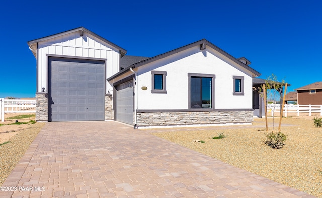 view of front facade with a garage