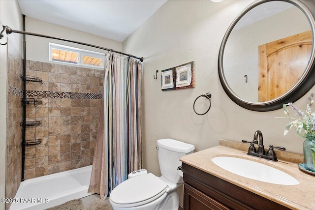 455 Bernice Dr, Chino Valley, AZ 86323 - bathroom with toilet, vanity, and tiled shower