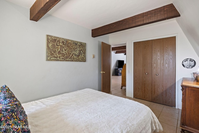 500 Broadview St, Prescott, AZ 86303 - bedroom with beamed ceiling, light tile patterned floors, and a closet