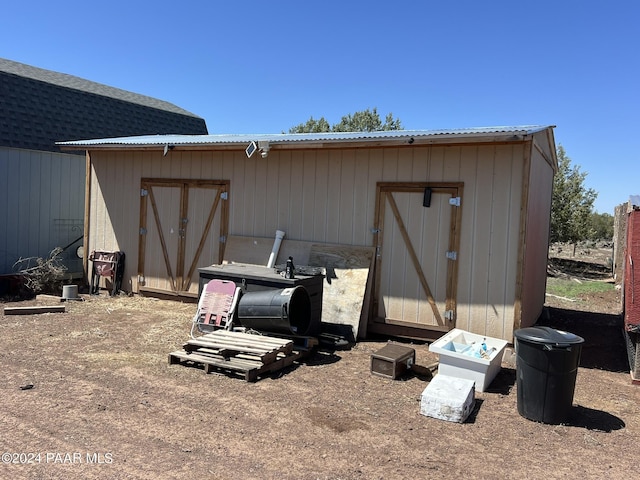 view of outdoor structure