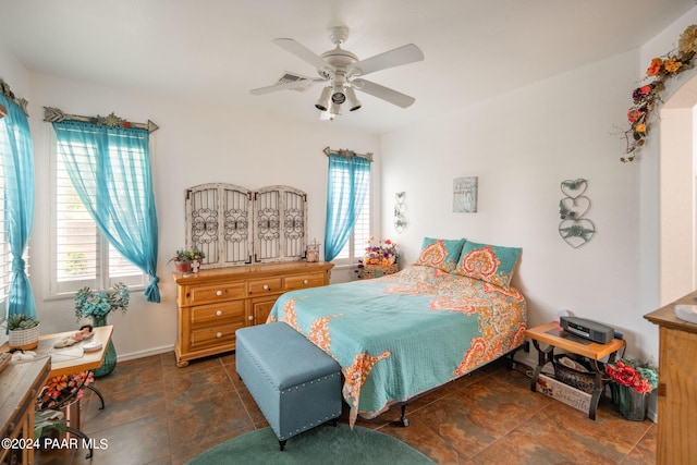 bedroom with ceiling fan