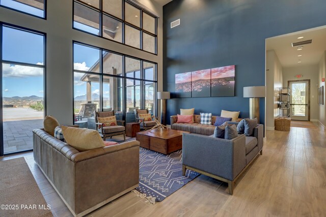 5306 Rocky Vista Dr, Prescott, AZ 86301 - common area featuring a towering ceiling