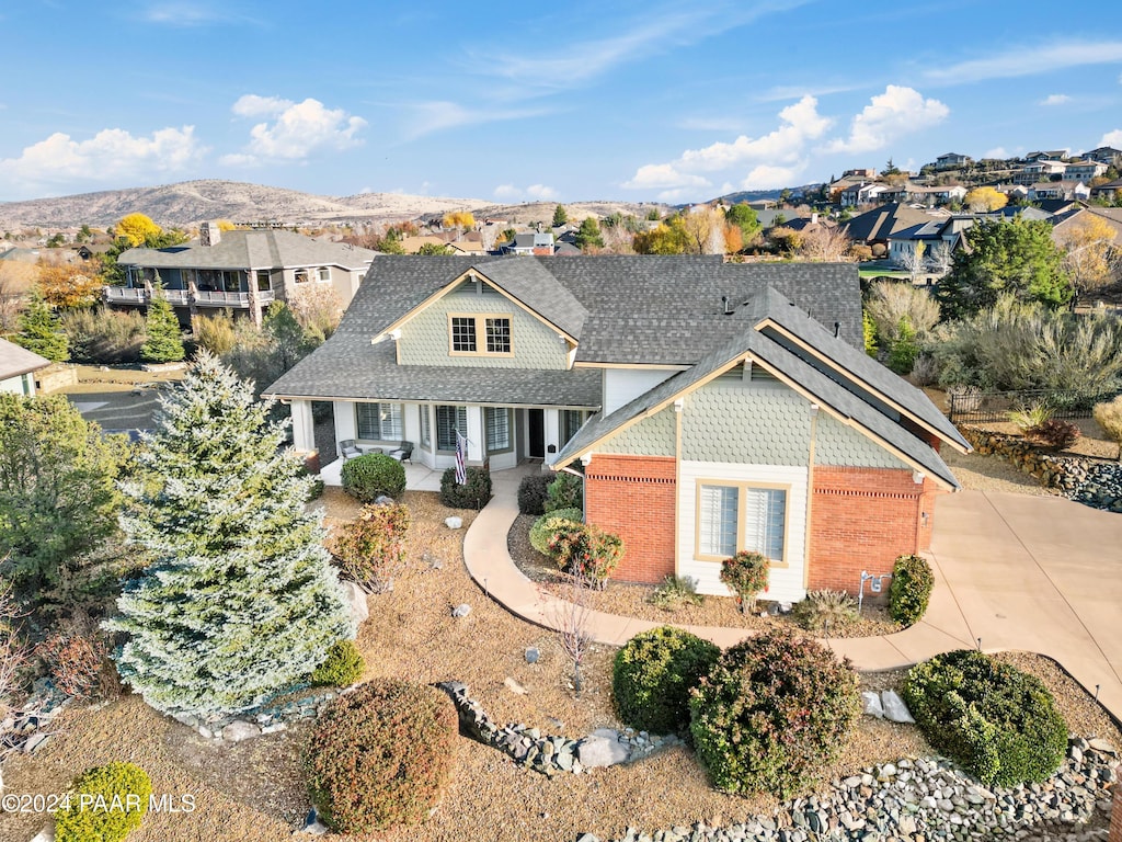 view of front of house featuring a mountain view