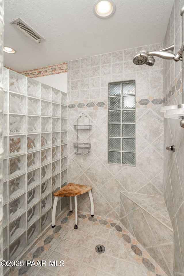 14705 E State Route 169, Dewey-Humboldt, AZ 86327 - bathroom featuring tiled shower and recessed lighting