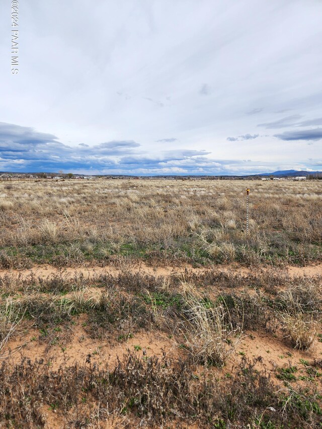 24555 Sunhawk Rd, Paulden, AZ 86334