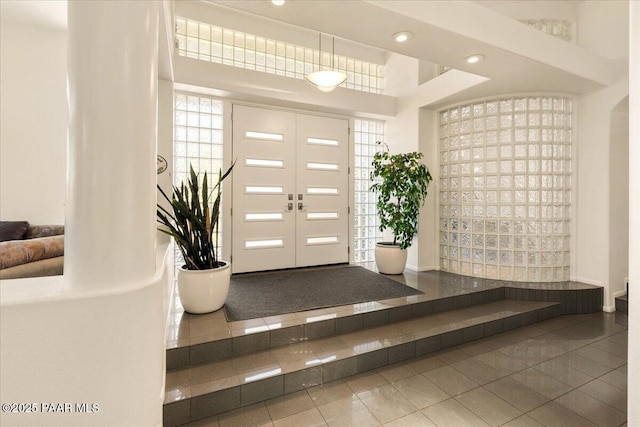 1369 Sierry Peaks Dr, Prescott, AZ 86305 - tiled foyer entrance featuring recessed lighting
