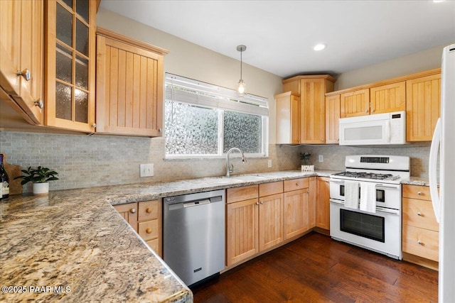 122 N Willow St, Prescott, AZ 86305 - kitchen featuring white appliances, light brown cabinetry, a sink, tasteful backsplash, and recessed lighting