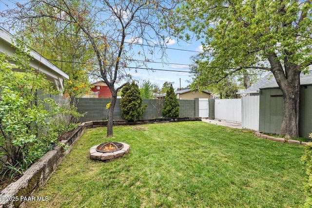 122 N Willow St, Prescott, AZ 86305 - view of yard with a fire pit