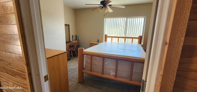 bedroom with ceiling fan