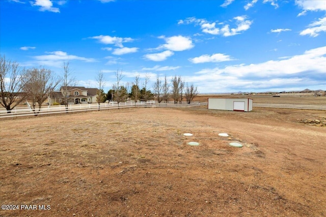 view of yard featuring a rural view