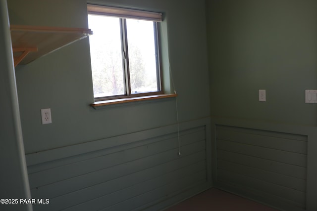 1155 W Half Moon Ct, Ash Fork, AZ 86320 - empty room featuring plenty of natural light