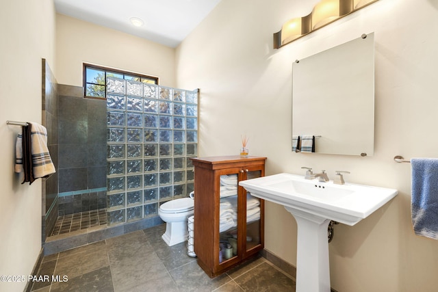 13175 N Bull Run Rd, Prescott, AZ 86305 - bathroom featuring toilet and a walk in shower