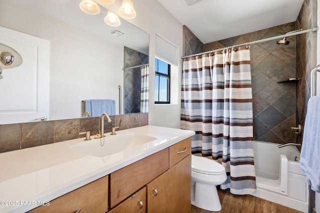 13175 N Bull Run Rd, Prescott, AZ 86305 - bathroom featuring vanity, toilet, wood finished floors, and shower / tub combo with curtain