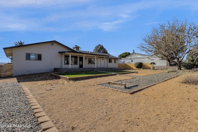 view of front of property