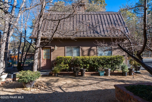 view of front of property