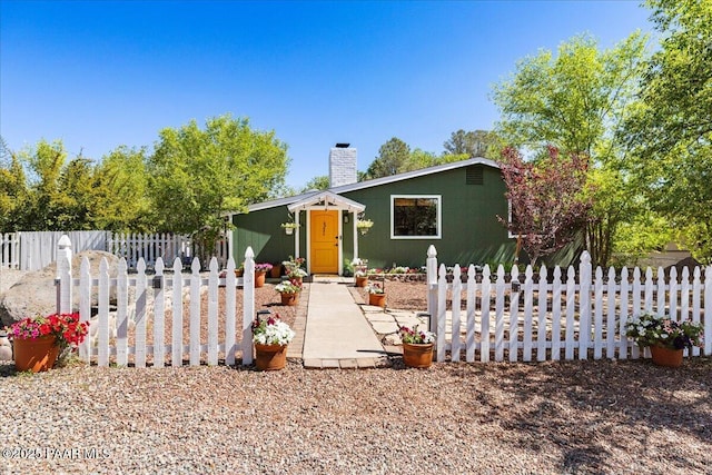 714 Mingus Ave, Prescott, AZ 86301 - view of front facade featuring a chimney