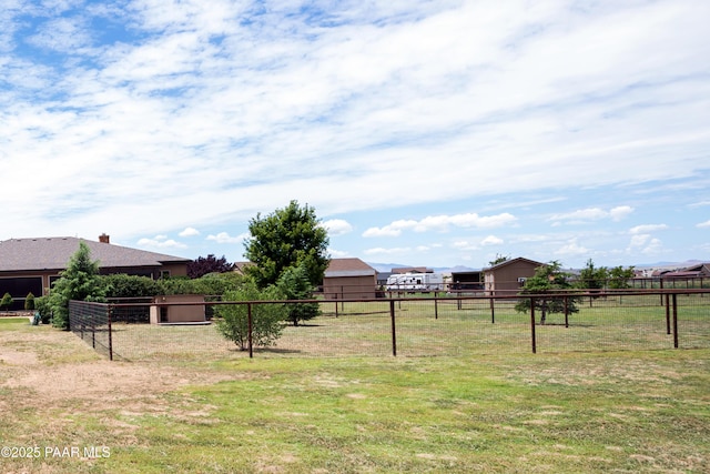 view of yard featuring a rural view