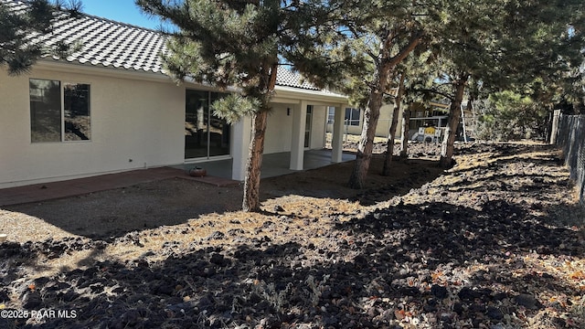 view of yard with a patio area