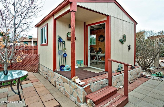6174 N Viewpoint Dr, Prescott Valley, AZ 86314 - view of outdoor structure featuring fence