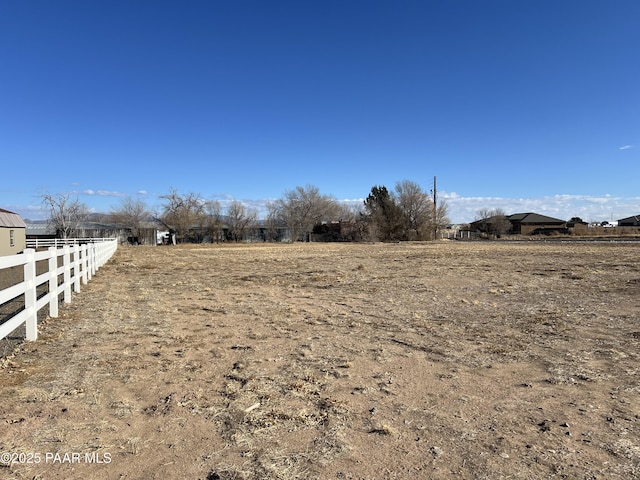 view of yard featuring a rural view