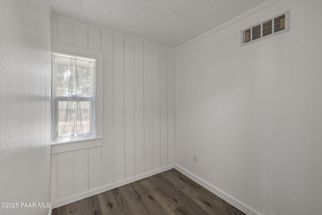 1467 N Vyne St, Prescott, AZ 86305 - unfurnished room with baseboards, visible vents, and wood finished floors