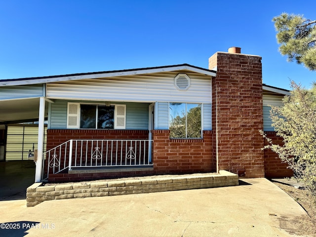 view of front of property with covered porch