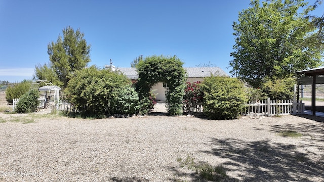 5640 N Burke Blvd, Rimrock, AZ 86335 - view of yard featuring fence