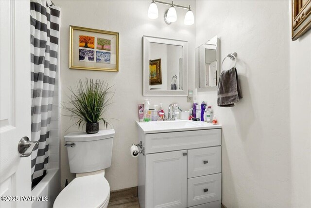 2354 N Kachina Ln, Chino Valley, AZ 86323 - full bath featuring vanity, shower / tub combo, and toilet