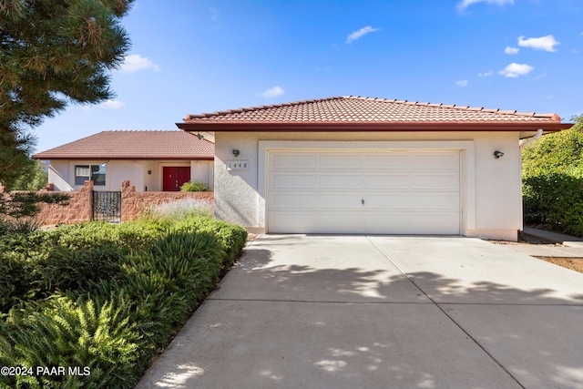 view of front facade featuring a garage