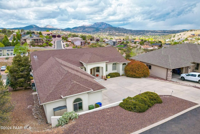 bird's eye view featuring a mountain view