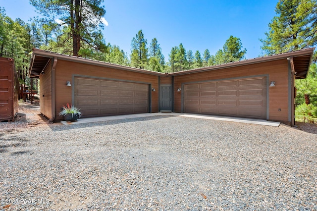 6231 S Champion Way Rd, Prescott, AZ 86303 - garage with gravel driveway