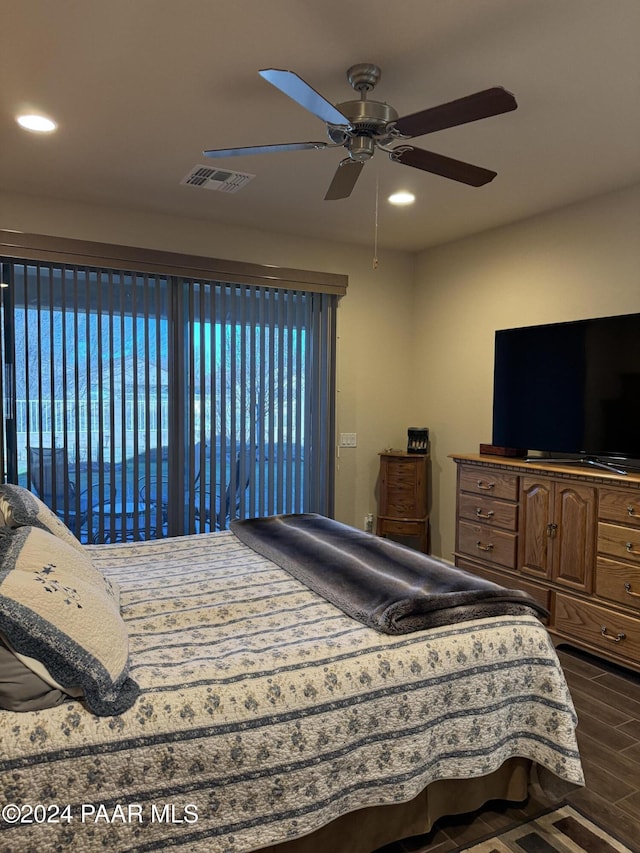 bedroom featuring ceiling fan