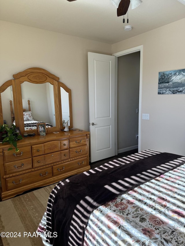 bedroom featuring ceiling fan