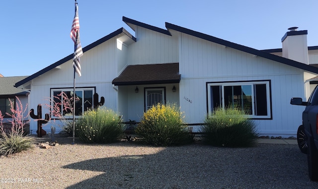 11040 Singletree Trl, Dewey-Humboldt, AZ 86327 - view of front of property featuring a shingled roof and a chimney
