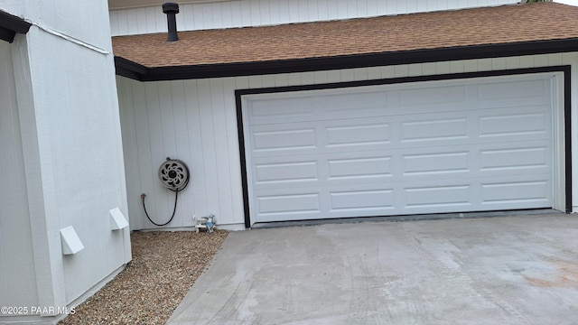 11040 Singletree Trl, Dewey-Humboldt, AZ 86327 - garage featuring driveway