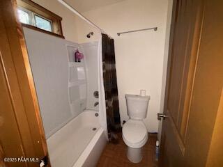 16432 Incline Trl, Williams, AZ 86046 - bathroom featuring toilet and  shower combination