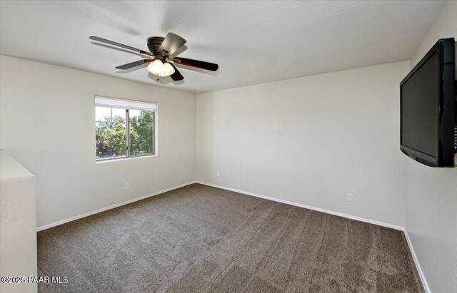 7273 Woolsey Ranch Rd, Prescott Valley, AZ 86314 - bathroom with double vanity and tub / shower combination
