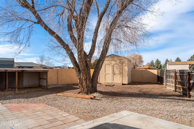 920 Heather Ln, Chino Valley, AZ 86323 - fenced backyard with a patio area