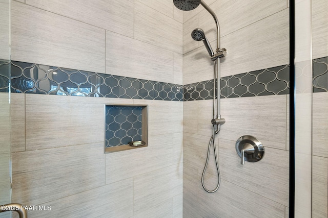 15425 N Talking Rock Ranch Rd, Prescott, AZ 86305 - bathroom with a tile shower